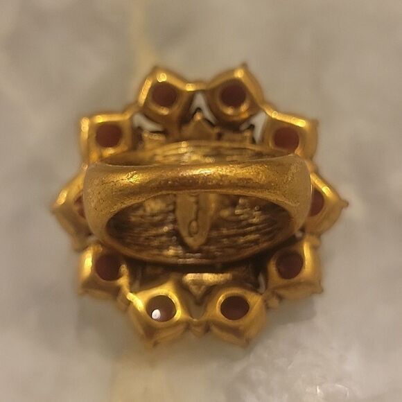 NEW Oscar De La Renta Red 7 Rose Flower Rosette Cabochon Cocktail Statement Ring - Picture 5 of 7